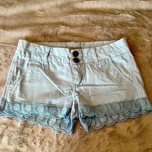 Girls/Junior BKE Blue Lace Shorts Size 26